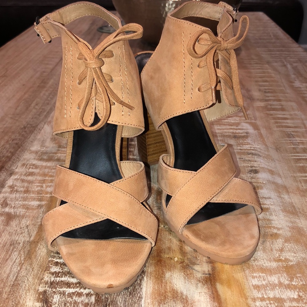 Elegant Tan Heeled Sandals